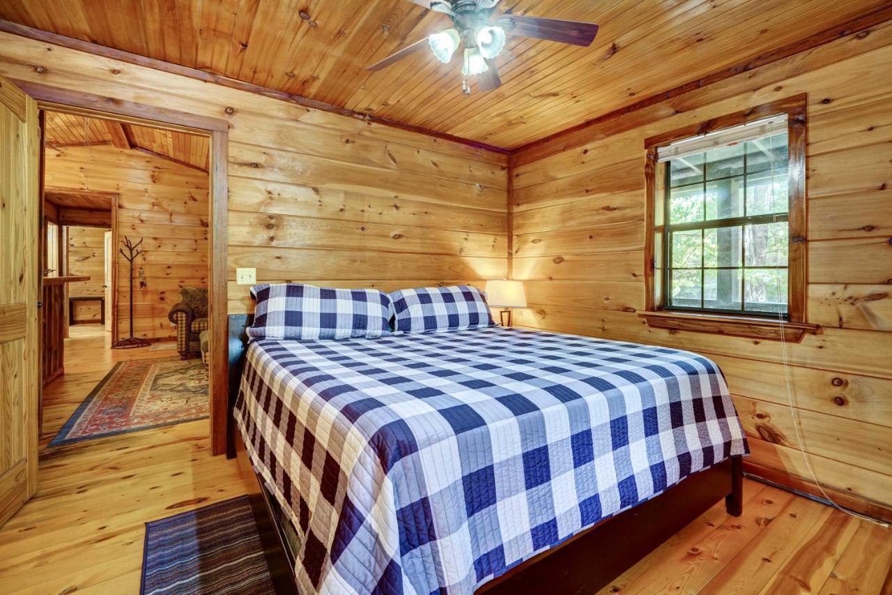 Private With Hot Tub And Gazebo!